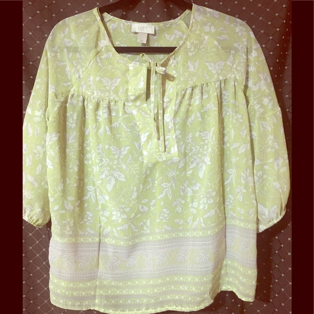 LOFT - *NWOT* XS - light green, flowy blouse.